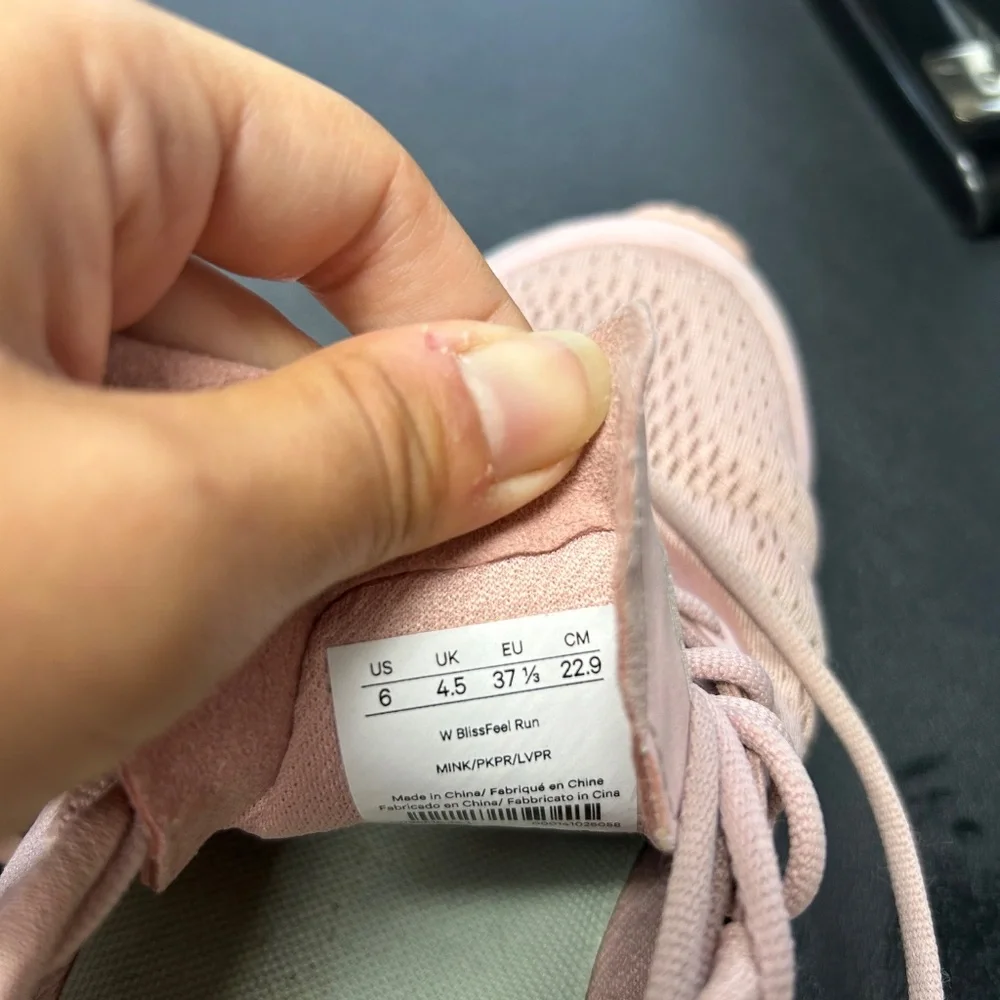 Lululemon running shoes - Picture 4 of 5